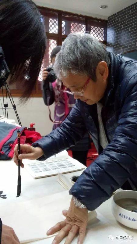 頤和園匾額印章_頤和園匾額到底是誰(shuí)題寫的_頤和園匾額