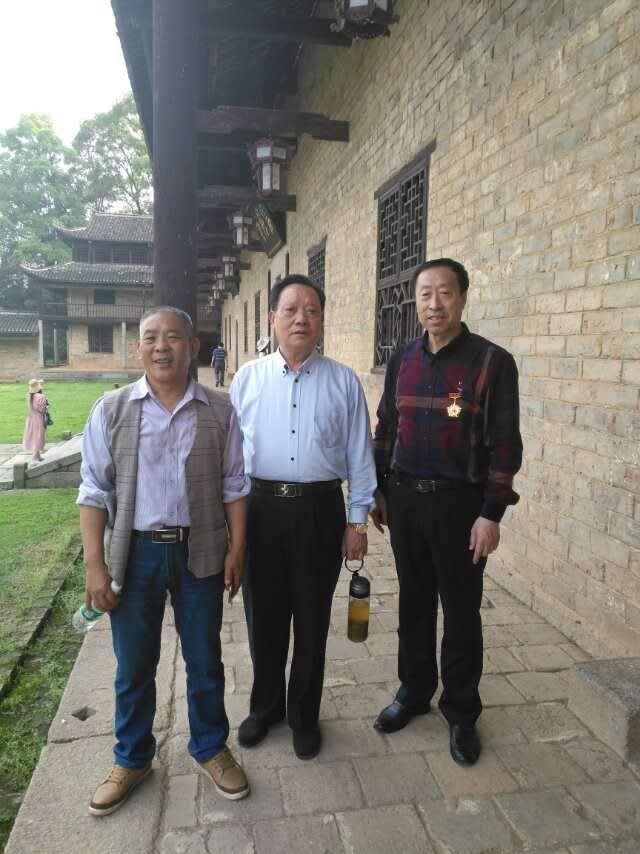 貢院匾額題字_貢元牌匾值錢嗎_世貢第匾額