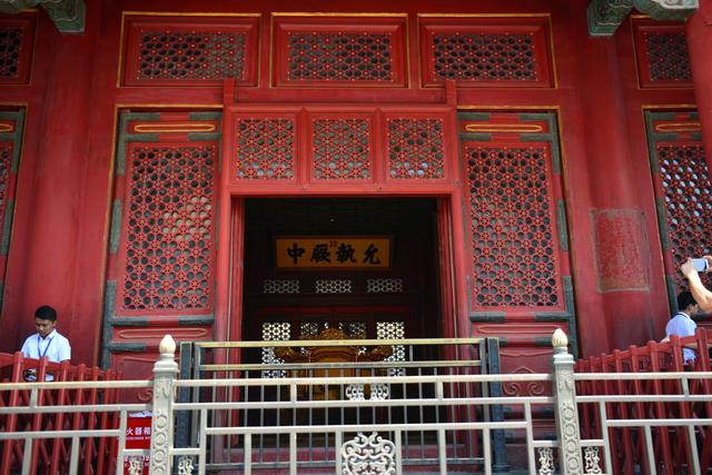乾隆匾額 故宮里皇帝掛的匾額，你再喜歡也不敢掛