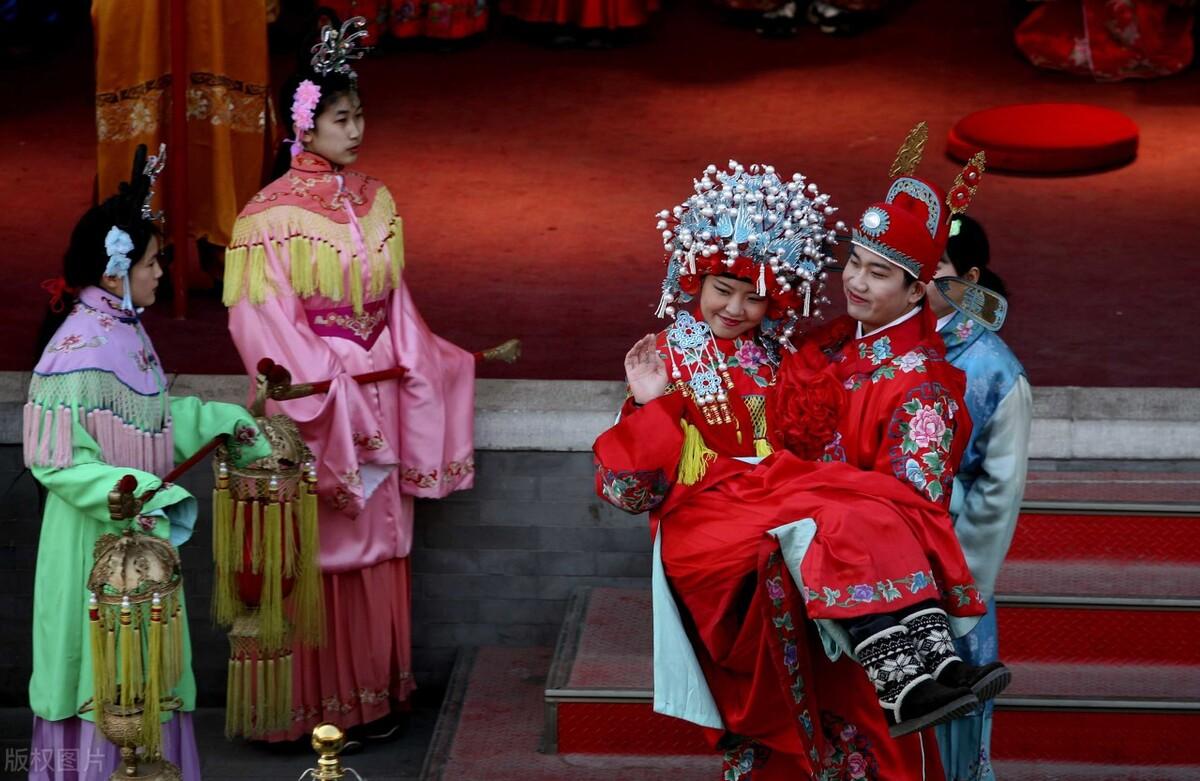 匾額和牌匾的區(qū)別_家慶匾額_匾額的讀音