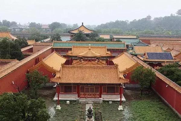 故宮匾額圖片_故宮匾額上有一根箭_故宮匾額.