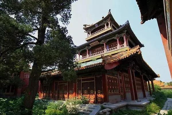 故宮匾額上有一根箭_故宮匾額._故宮匾額圖片