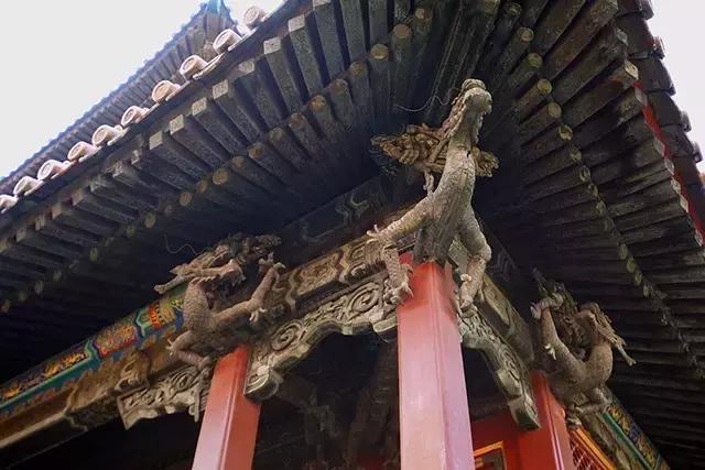 故宮匾額._故宮匾額圖片_故宮匾額上有一根箭