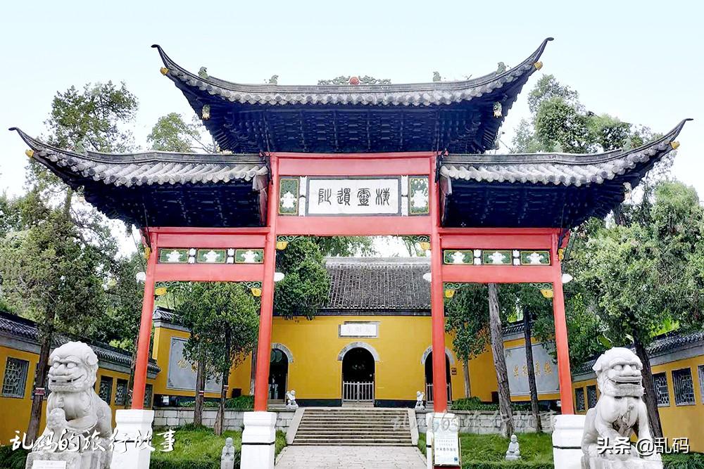 匾額畫 揚(yáng)州古寺風(fēng)光堪比江南園林 乾隆題詞38篇 匾額寫錯(cuò)兩字卻寓意深遠(yuǎn)