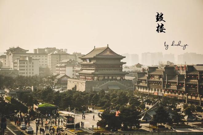 鼓樓的匾額_鼓樓題字_鼓樓牌匾上的四個字是