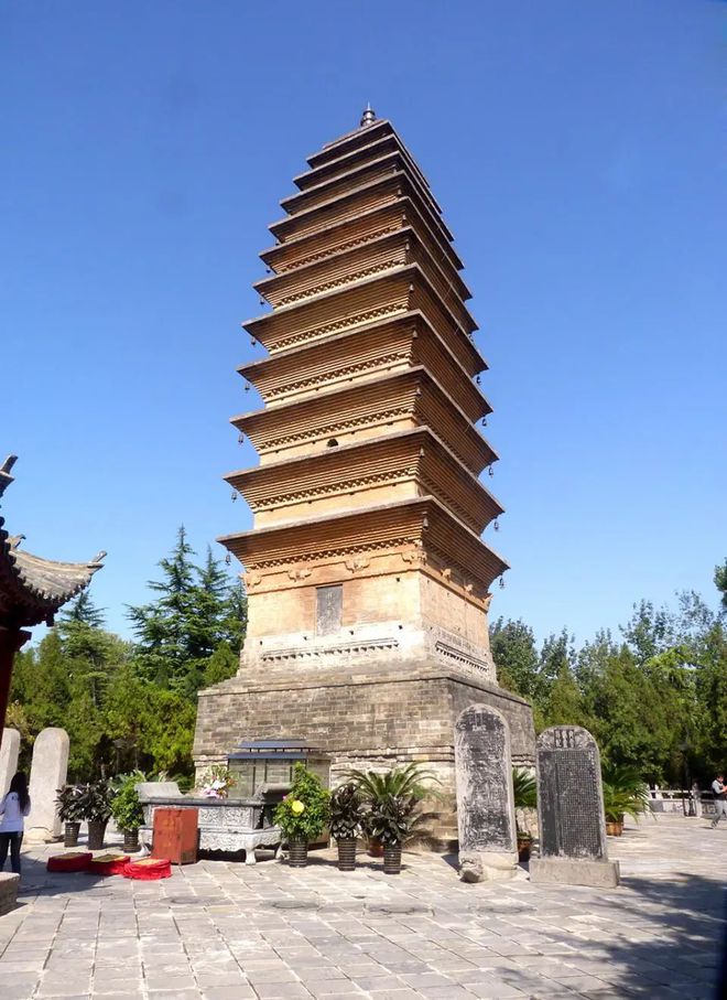寺廟匾額上題詞_寺廟匾額_寺廟匾額的懸掛方法有哪些