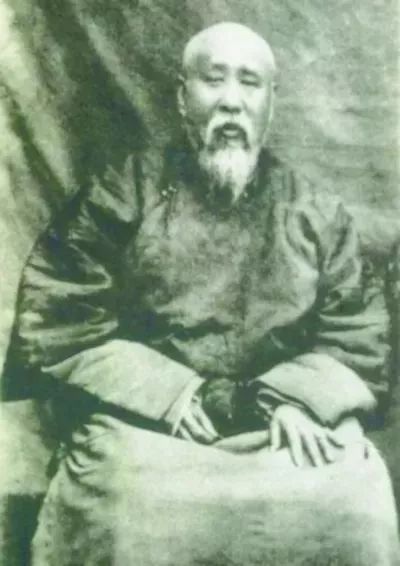 名人匾額寫(xiě)歷史過(guò)程的句子_歷代名匾_寫(xiě)過(guò)匾額的歷史名人